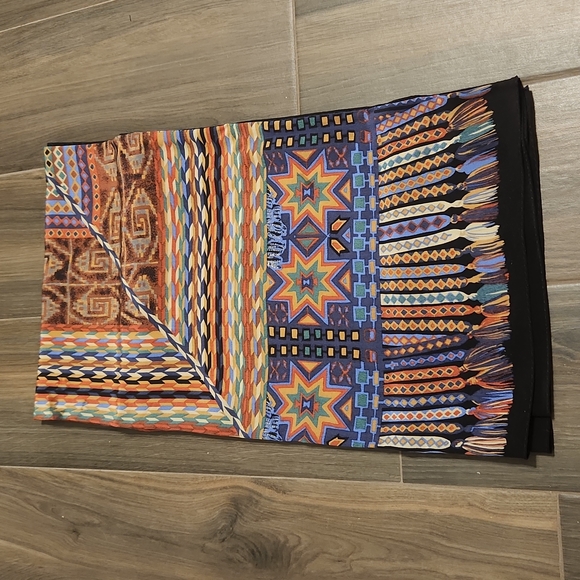 Bob Mackie Accessories - Bob Mackie 100% silk scarf Tribal